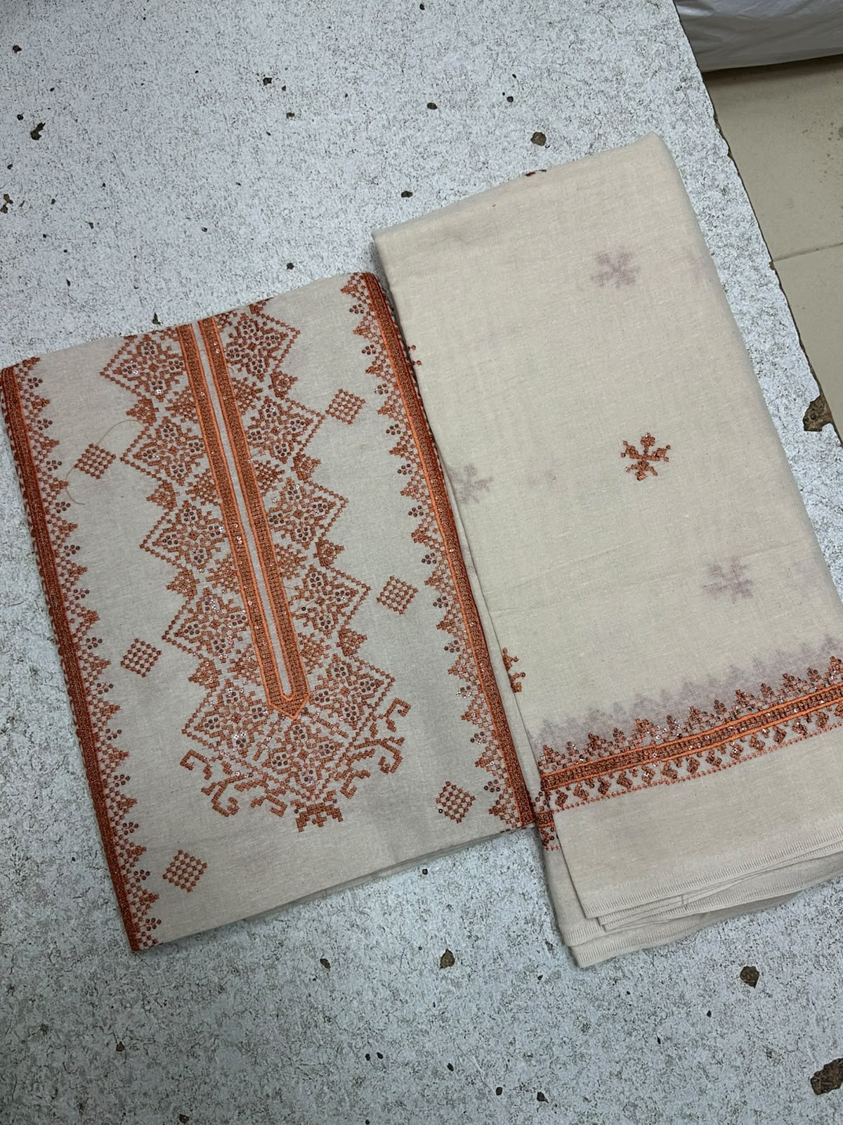 Bareeze 3PC Khaddar Karandi Suit